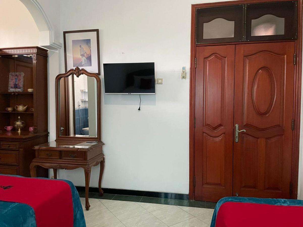 Reddoorz Syariah @ Karang Pilang Hotell Karangpilang Exteriör bild