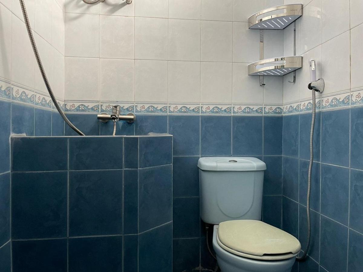 Reddoorz Syariah @ Karang Pilang Hotell Karangpilang Exteriör bild
